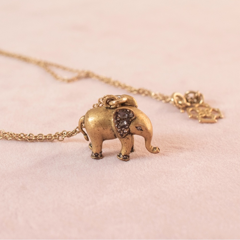 Banana Republic Elephant necklace